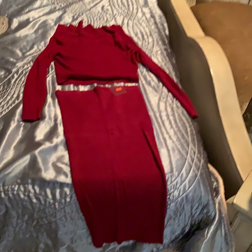 A beautiful two piece top and skirt fitting and stunning for this time of year